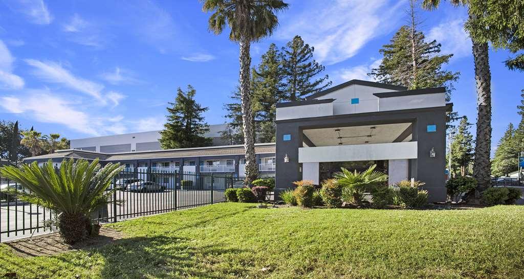 Surestay Plus Hotel By Best Western Sacramento North Exterior photo