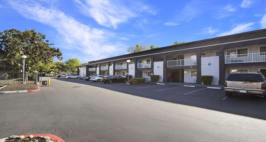 Surestay Plus Hotel By Best Western Sacramento North Exterior photo