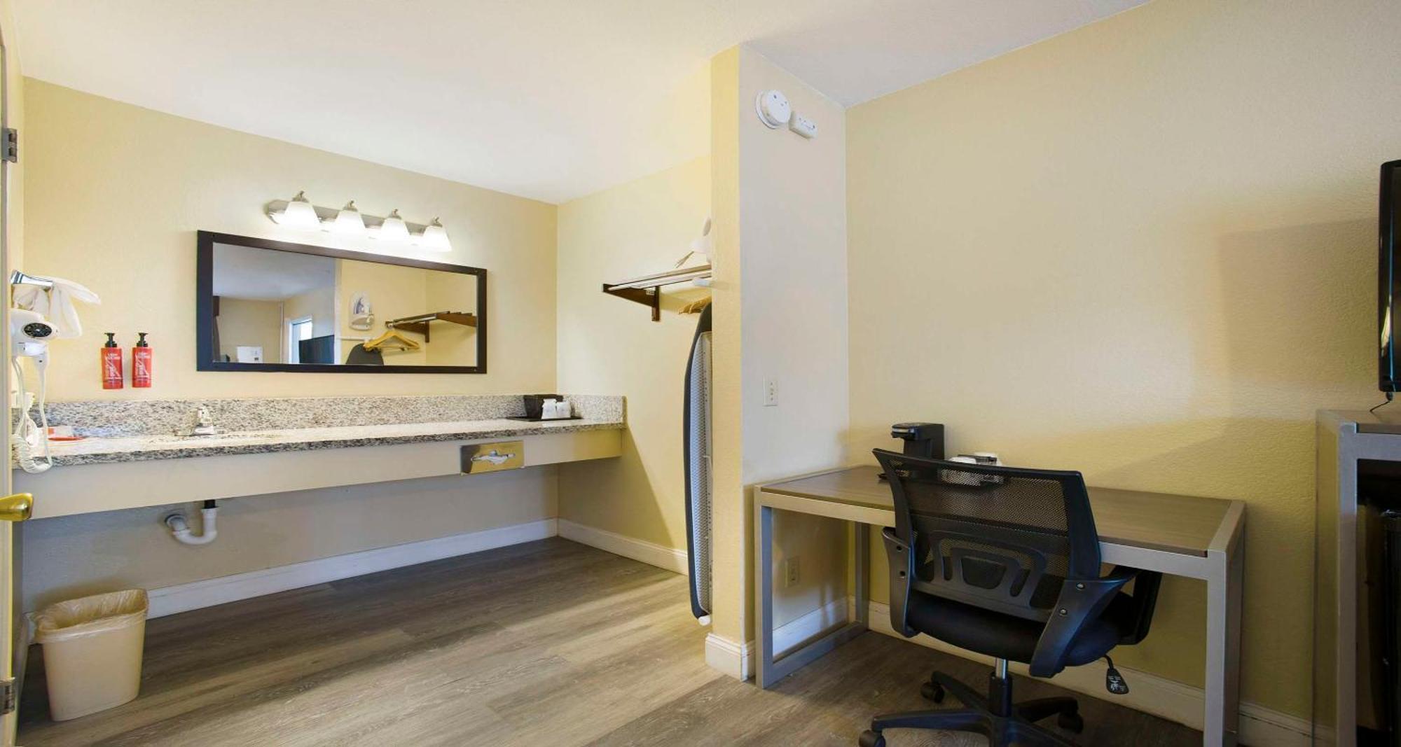 Surestay Plus Hotel By Best Western Sacramento North Exterior photo